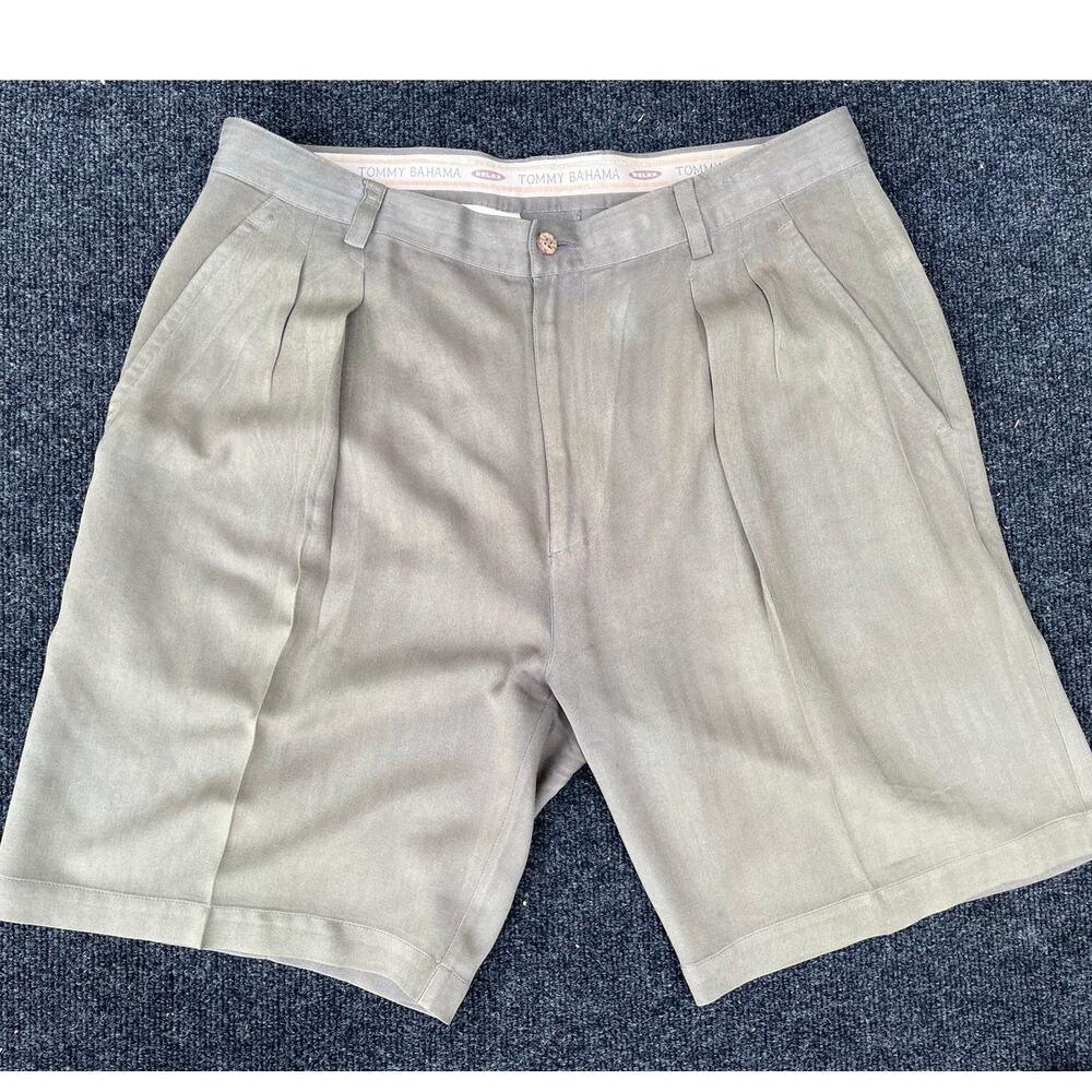 VTG 90s Tommy Bahama Relaxed Fit Pleated Olive Green 100% Silk Shorts size 35